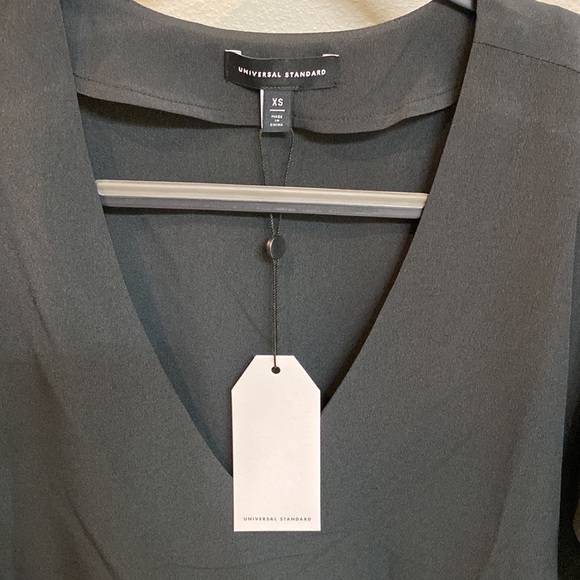 Women’s Universal Standard Top in Black Size XS - Picture 2 of 6